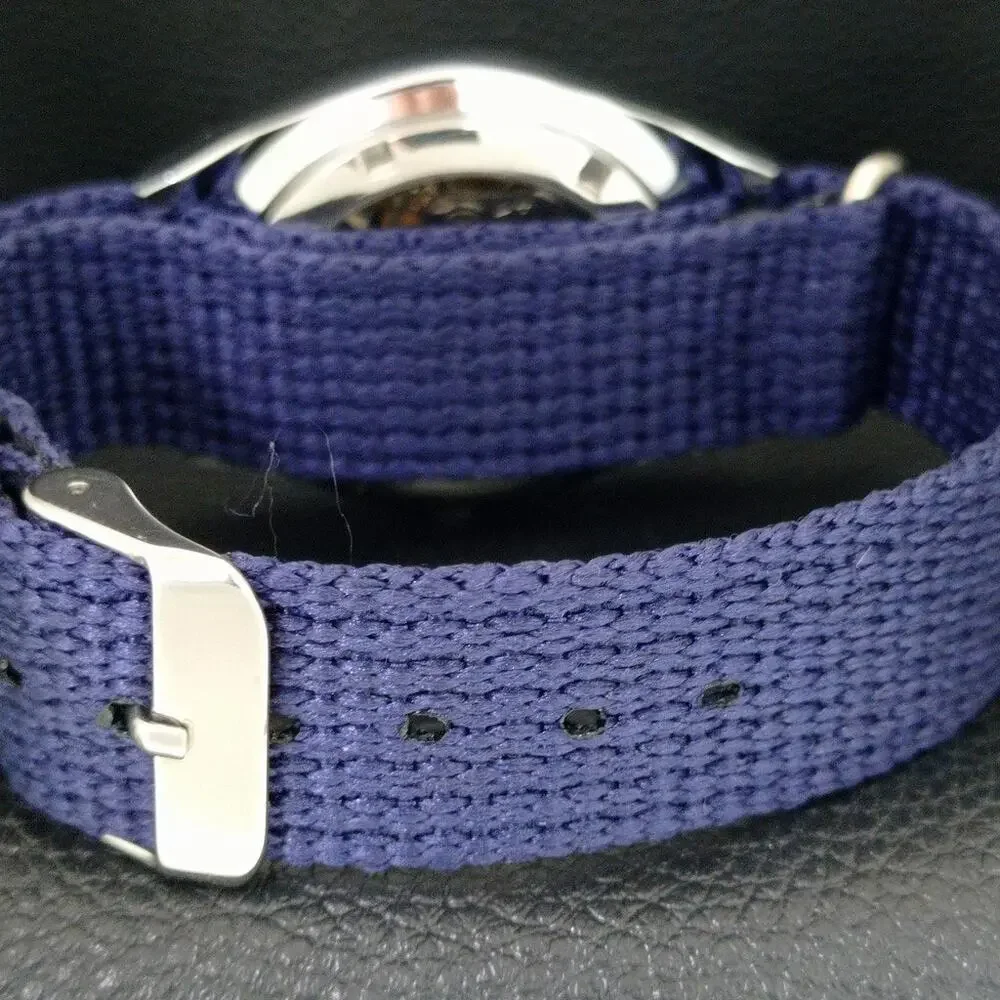 Vintage 1975 Seiko Automatic Mens Silver Watch W/daydate & Blue accents